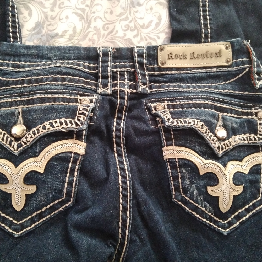 Gently used Rockstar Jean's size 28